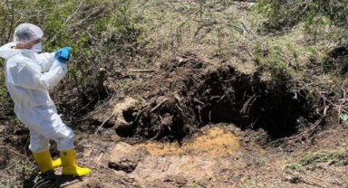 2 arkadaşını öldürüp dağın eteklerine gömdü 