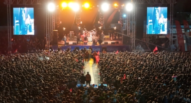 AYDIN BÜYÜKŞEHİR BELEDİYESİ SÖKE OTOGARI 'DUMAN' KONSERİYLE AÇILDI