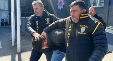 Bahis borcunu ödemek için kuyumcu soydular
