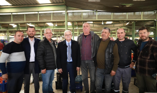Burhaniye Belediye Başkanı Deveciler Pazar Esnafıyla Buluştu