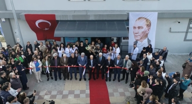 Büyükçekmece Muazzez İlmiye Çığ Gençlik Merkezi törenle hizmete açıldı