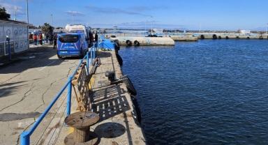 Çanakkale'de göçmenleri taşıyan lastik bot battı