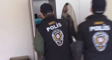 Çocuk müstehcenliği ve dolandırıcılık operasyonu