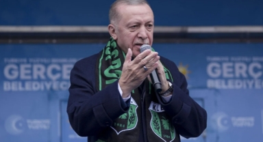 'Deprem turistleri poz verip gitti'