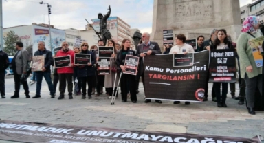 Depremde yakınlarını kaybedenle isyan etti