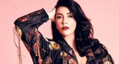 Hande Yener'in annesi hayatını kaybetti