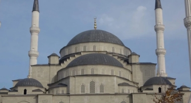 İmam camide kendini asarak intihar etti