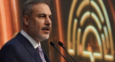 'İsrail insani yardımı silah olarak kullanıyor'
