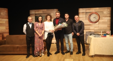 Kartal Belediyesi Komşularını Tiyatro ile Buluşturuyor