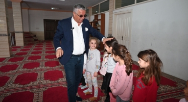 Kemer Belediye Başkanı Necati Topaloğlu’ndan jimnastikçilere malzeme desteği 