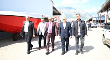 Kemer Belediye Başkanı Necati Topaloğlu’ndan sanayi esnafına ziyaret 