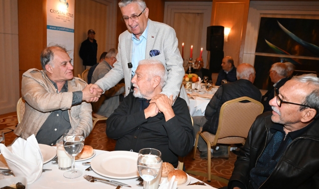 Kemer Belediye Başkanı Necati Topaloğlu’ndan yaşlılara iftar yemeği