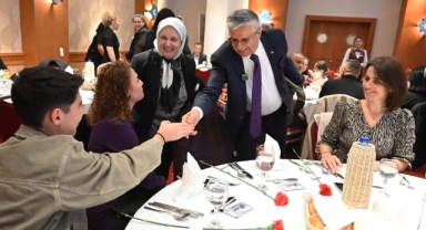 Kemer Belediye Başkanı Topaloğlu sağlık çalışanlarıyla yemekte buluştu