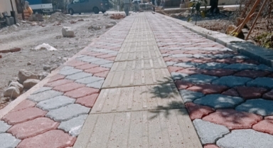 Kemer’de yol ve kaldırım çalışmaları