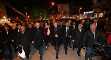 MANSUR YAVAŞ KAHRAMANKAZANLILARLA İFTARDA BULUŞTU