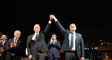 MANSUR YAVAŞ ŞEREFLİKOÇHİSARLILARLA İFTARDA BULUŞTU