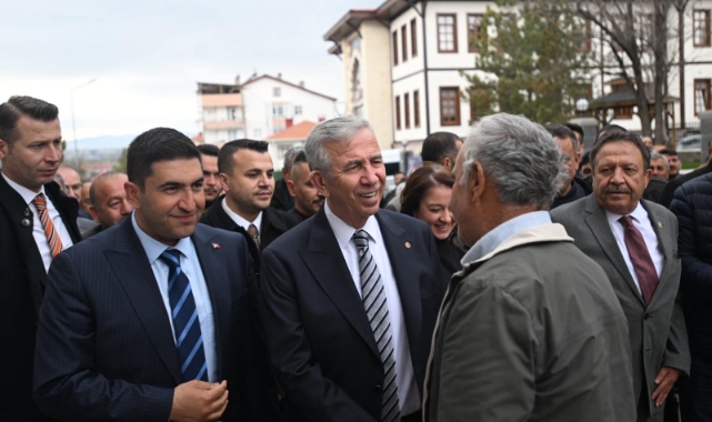 MANSUR YAVAŞ’TAN ÜÇ İLÇEDE ESNAF ZİYARETİ