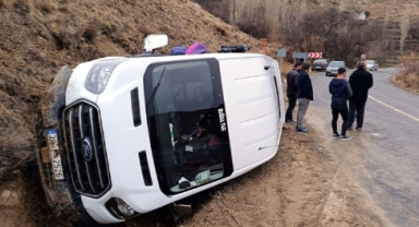 Öğrenci servisi devrildi