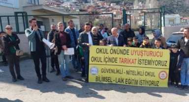 'Okul önünde uyuşturucu ve tarikat istemiyoruz' eylemi