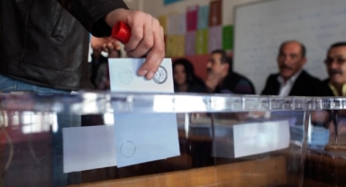 Pazar günü sandığa gitmeyi düşünmeyenler dikkat!