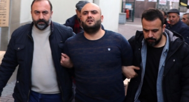 ' Sadece kardeşime vuran birine yumruk attım'