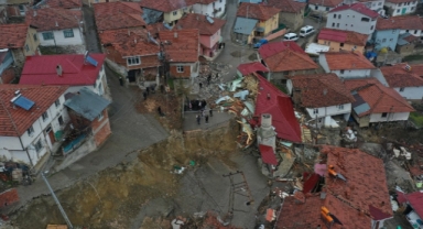 Tokat'ı heyelan vurdu