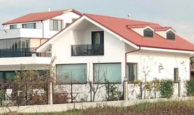 AK Partili vekilin Boğaz manzaralı villası kaçak çıktı!