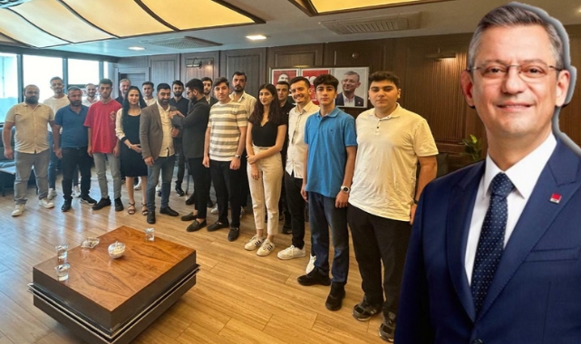 AKP'den istifa eden 20 kişi CHP'ye geçti