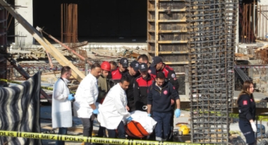 Beton mikseri devrildi