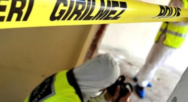 Boşanma aşamasındaki eşini öldürdü