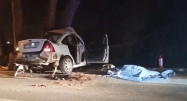 Buluşan askerlik arkadaşları kaza yaptı