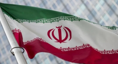 Büyükelçilerini geri çağırdı