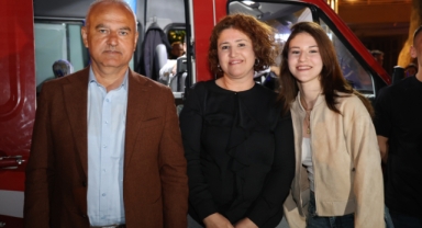 ÇİNE HALKI BAŞKAN KIVRAK’IN ZAFERİNİ KONVOYLA KUTLADI