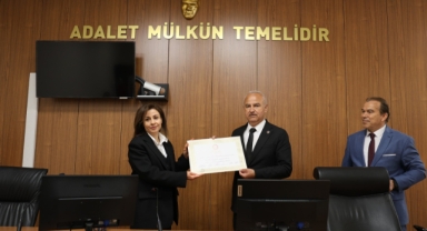 ÇİNE İÇİN HEP BİRLİKTE ÇALIŞARAK BAYRAĞIMIZI HİÇ BİR ZAMAN İNDİRMEYECEĞİZ 