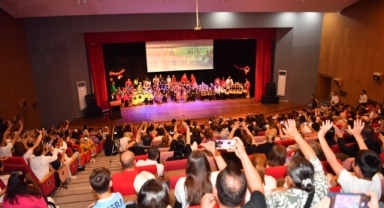 ÇUKUROVALI MİNİKLERİN 23 NİSAN COŞKUSU