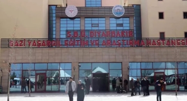 Hastane bahçesinde kavga