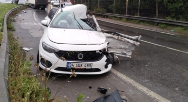 Kamyonla otomobil çarpıştı