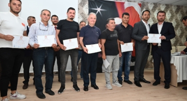 Kemer Belediye Başkanı Necati Topaloğlu mazbatasını aldı