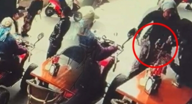 Kendisine para vermeyen kadını bıçakladı