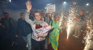 Konak Belediye Başkanı Nilüfer Çınarlı Mutlu İftarda Örgütle, Sahurda Romanlarla Buluştu
