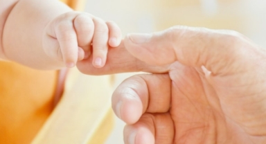 Kullanılmış bebek bezlerini temizleyip satıyorlar