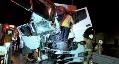 Kuzey Marmara Otoyolu'nda TIR kamyona çarptı