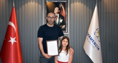 Minik Ertan’dan Germencik Belediye Başkanı Burak Zencirci'ye şiir sürprizi 