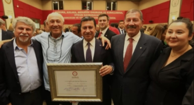 MUĞLA BÜYÜKŞEHİR BELEDİYE BAŞKANLIĞINA SEÇİLEN AHMET ARAS, MAZBATASINI ALDI, BELEDİYEDE DEVİR TESLİM TÖRENİ YAPILDI