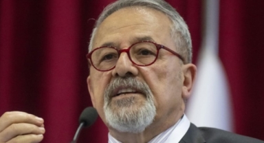 Naci görür uyardı