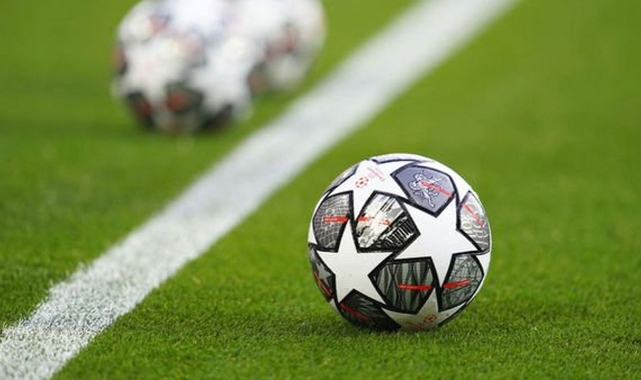 Premier Lig'de Liverpool, şampiyonluk yolunda yara aldı