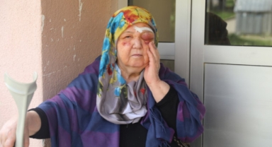 Sahipsiz köpeklerden kaçan yaşlı kadın tanınmaz halde...