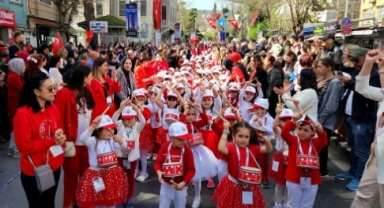 SARIYERLİ ÇOCUKLAR 23 NİSAN’I COŞKUYLA KUTLUYOR