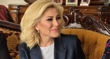 Şebnem Bursalı özür diledi