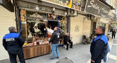 Şehirdeki Arapça tabelalar bir bir sökülüp atılıyor 